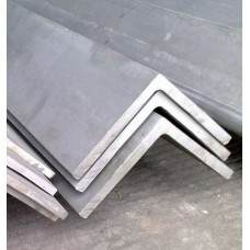 Уголок нержавеющий шлифованный равнополочный г/к 12Х18Н10Т 10х10х2 мм ГОСТ 8509-93